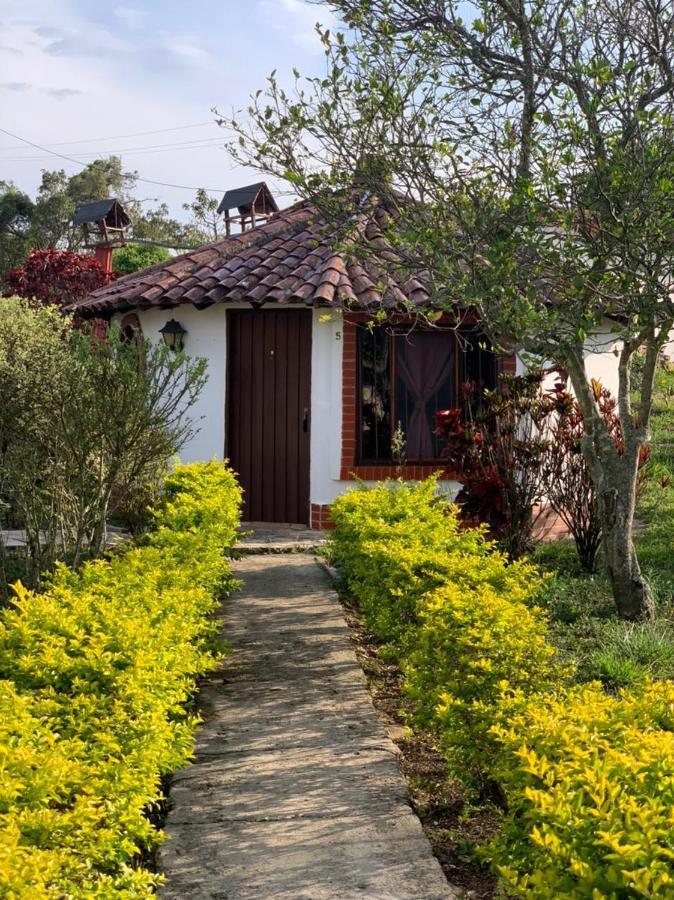 Hotel Campestre La Loma Curití Екстериор снимка