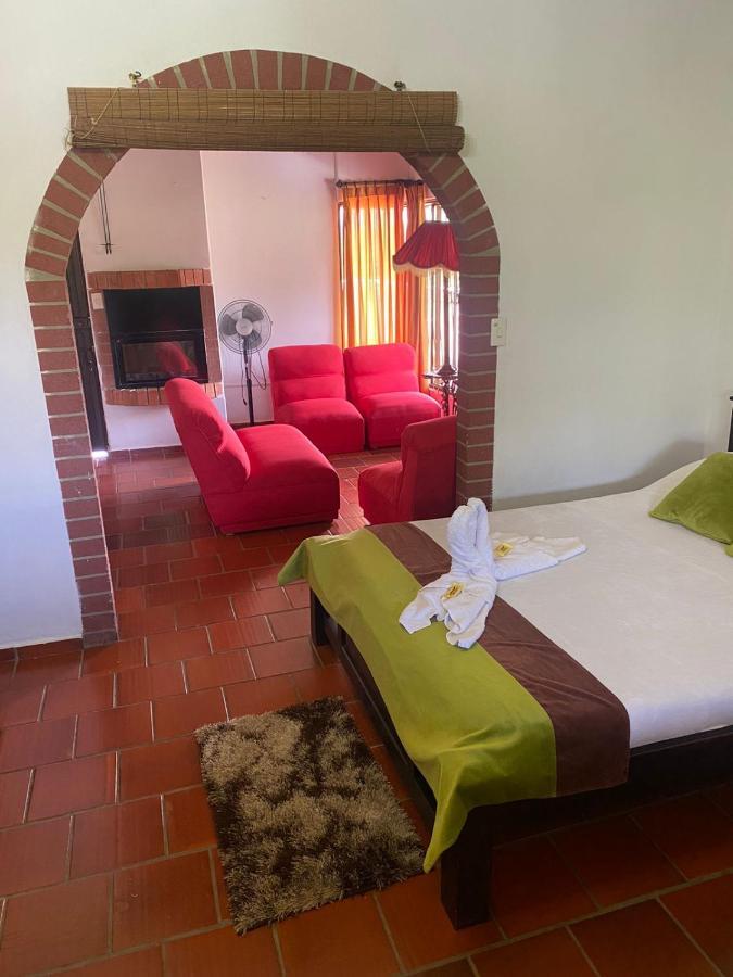Hotel Campestre La Loma Curití Екстериор снимка