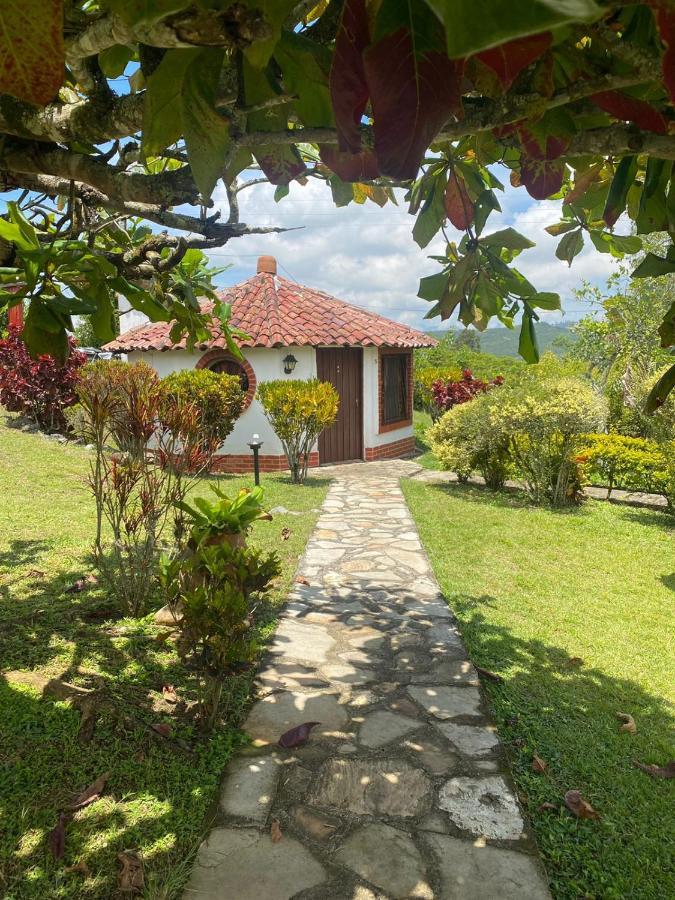 Hotel Campestre La Loma Curití Екстериор снимка