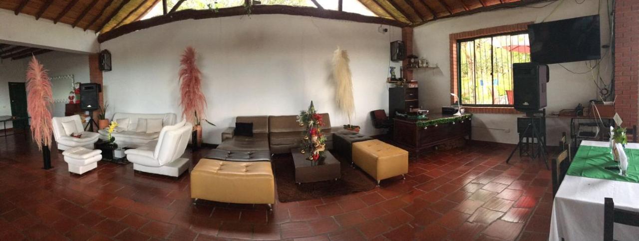 Hotel Campestre La Loma Curití Екстериор снимка
