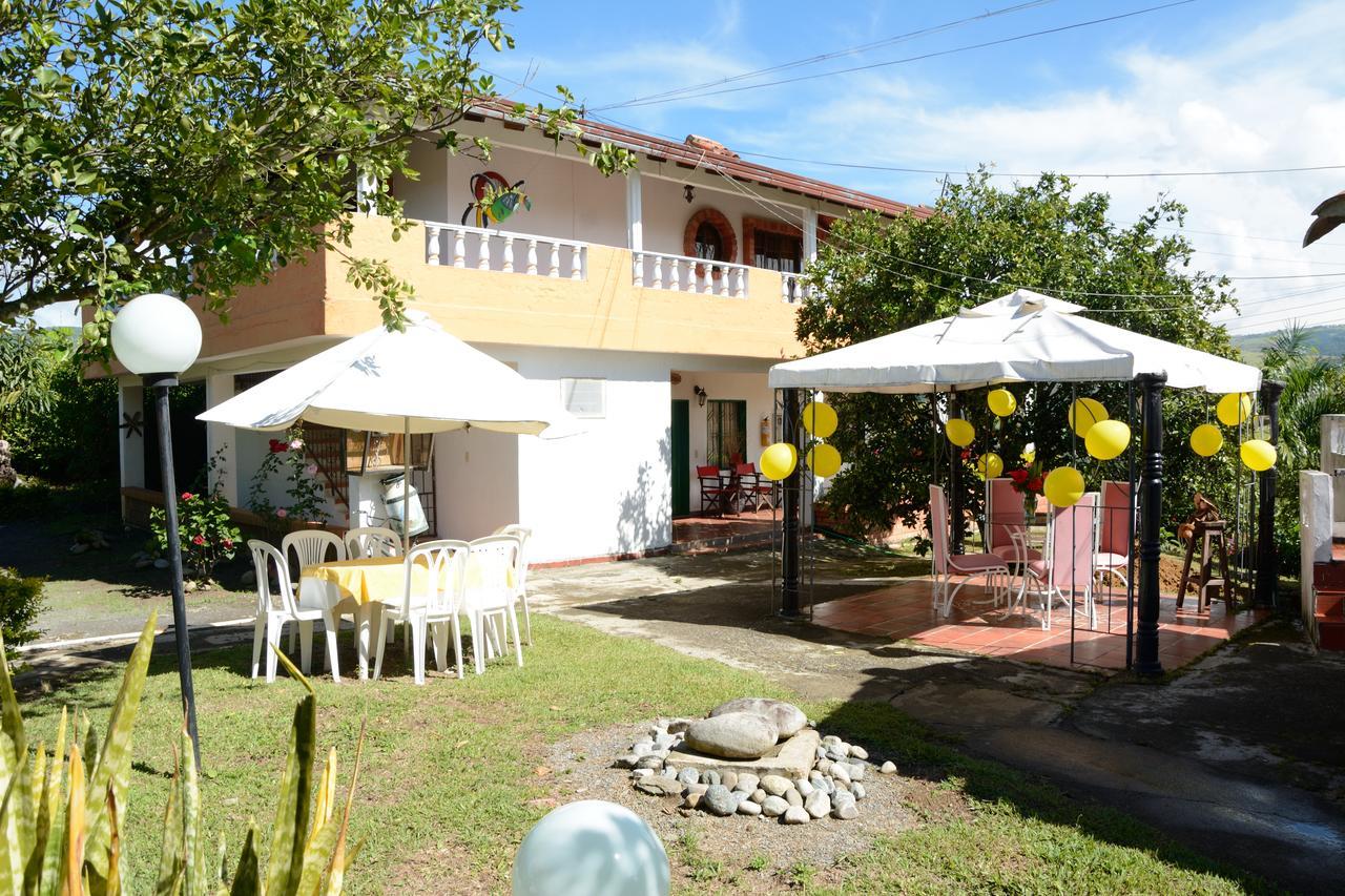 Hotel Campestre La Loma Curití Екстериор снимка