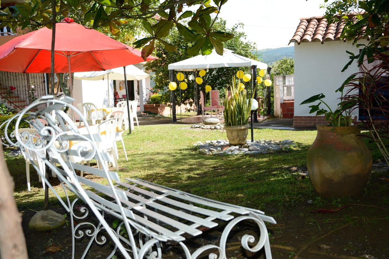 Hotel Campestre La Loma Curití Екстериор снимка