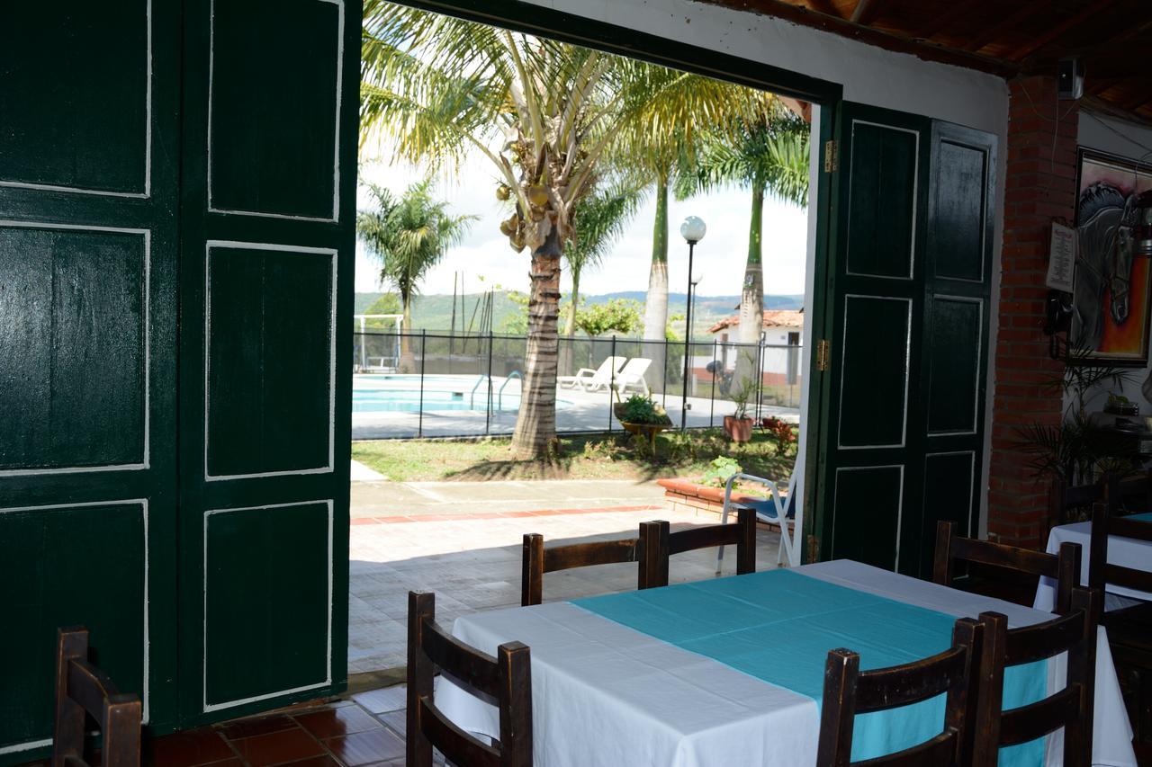 Hotel Campestre La Loma Curití Екстериор снимка